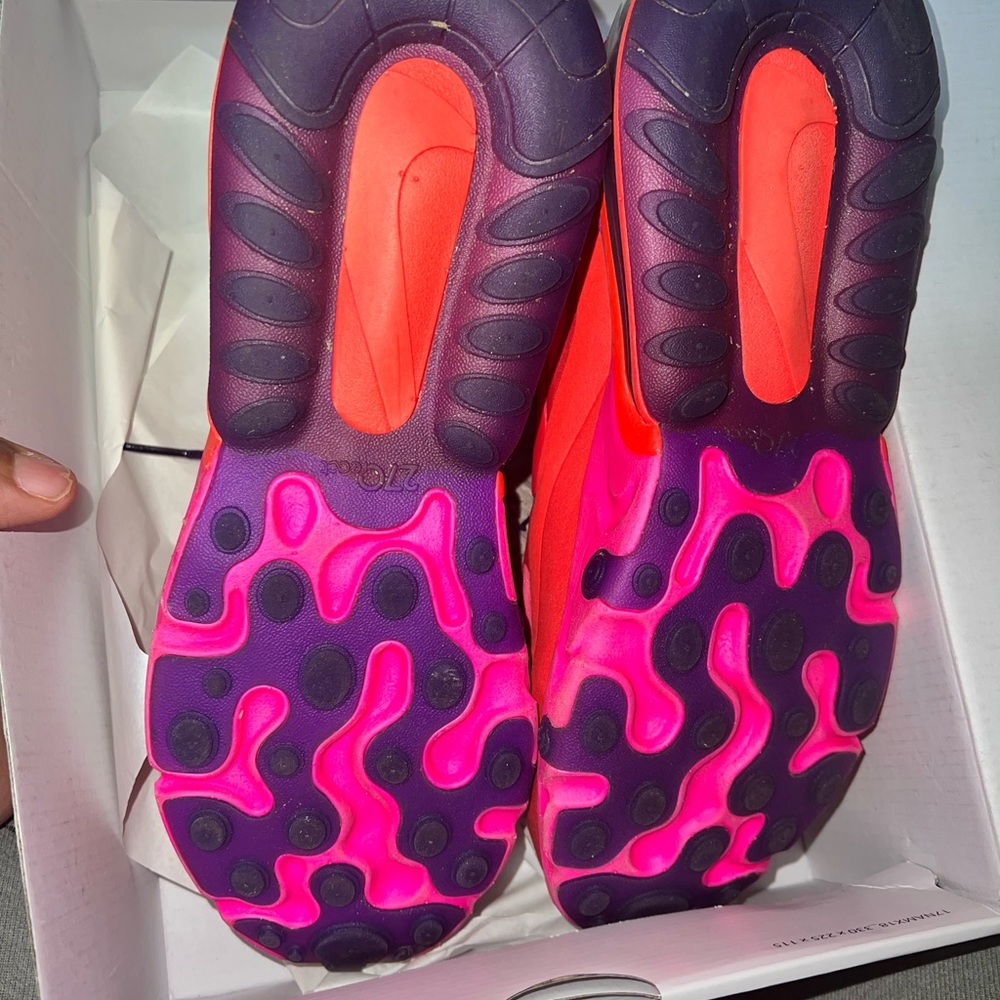 Air Max 270 - Picture 3 of 9